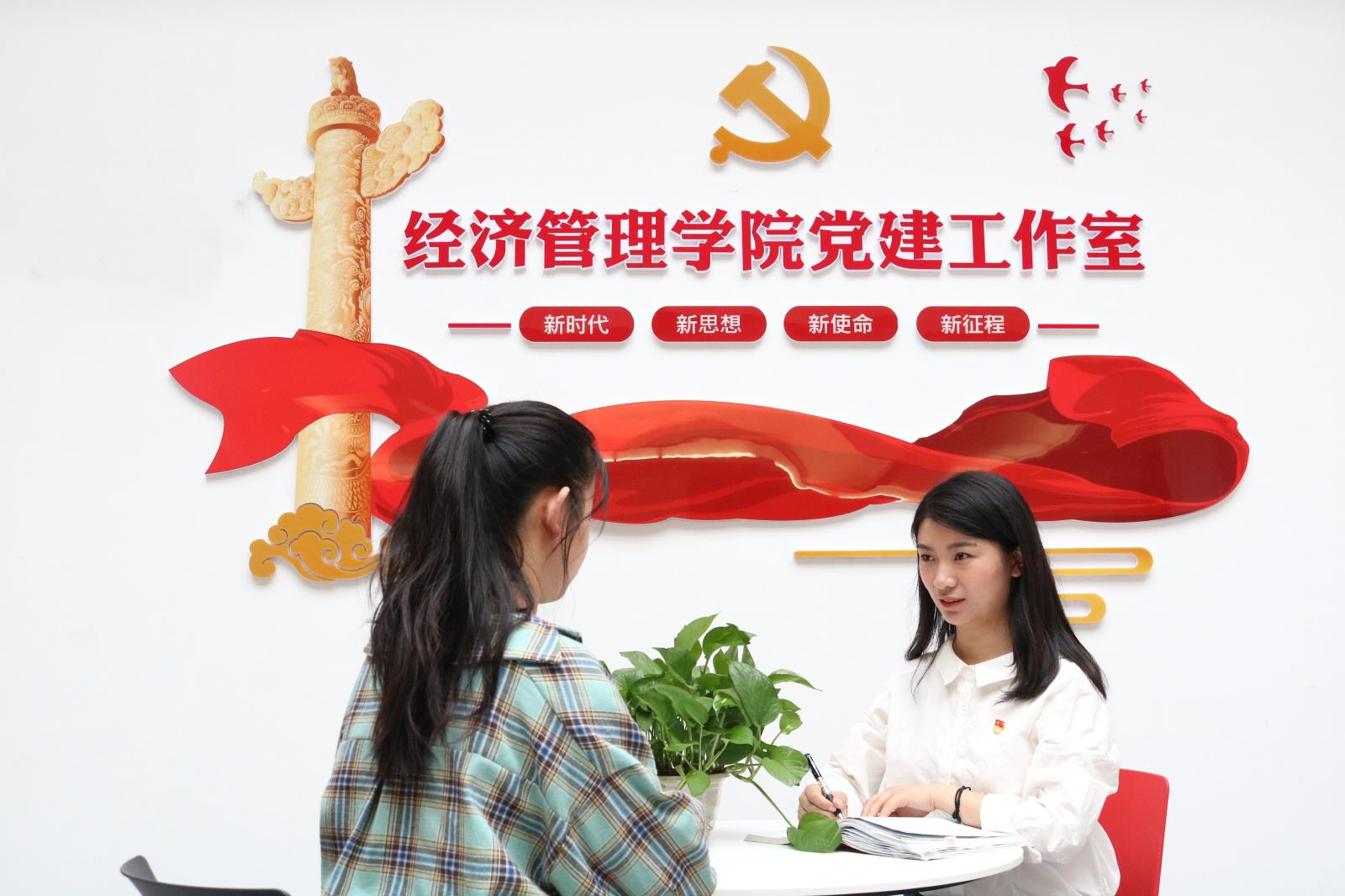 生活照（江苏超凡国际技术学院王甜甜）.jpg